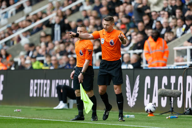 据优势时依 据优势时依